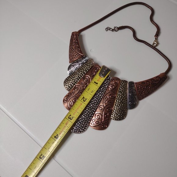 Multi Tone Metal Statement Necklace 19.5 Inches Long - Picture 11 of 12